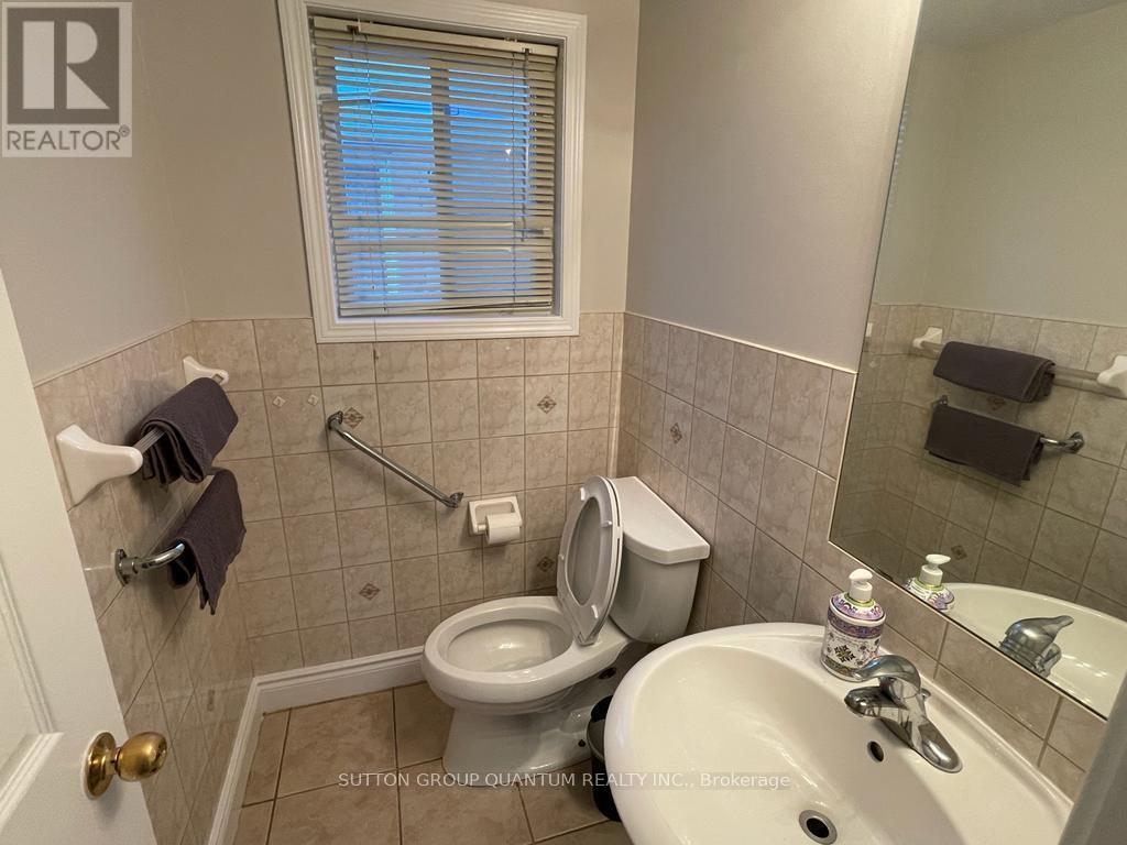 Upper - 239 Brisdale Drive, Brampton, Ontario  L7A 2T3 - Photo 10 - W12958540