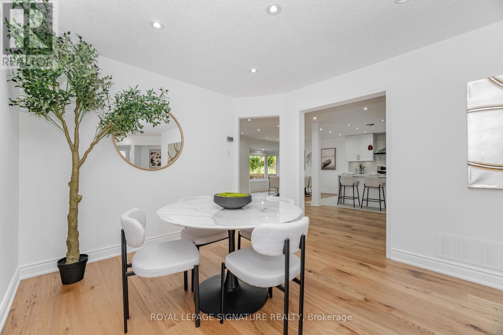 5217 Fallingbrook Drive, Mississauga, Ontario  L5V 1N7 - Photo 13 - W12958560