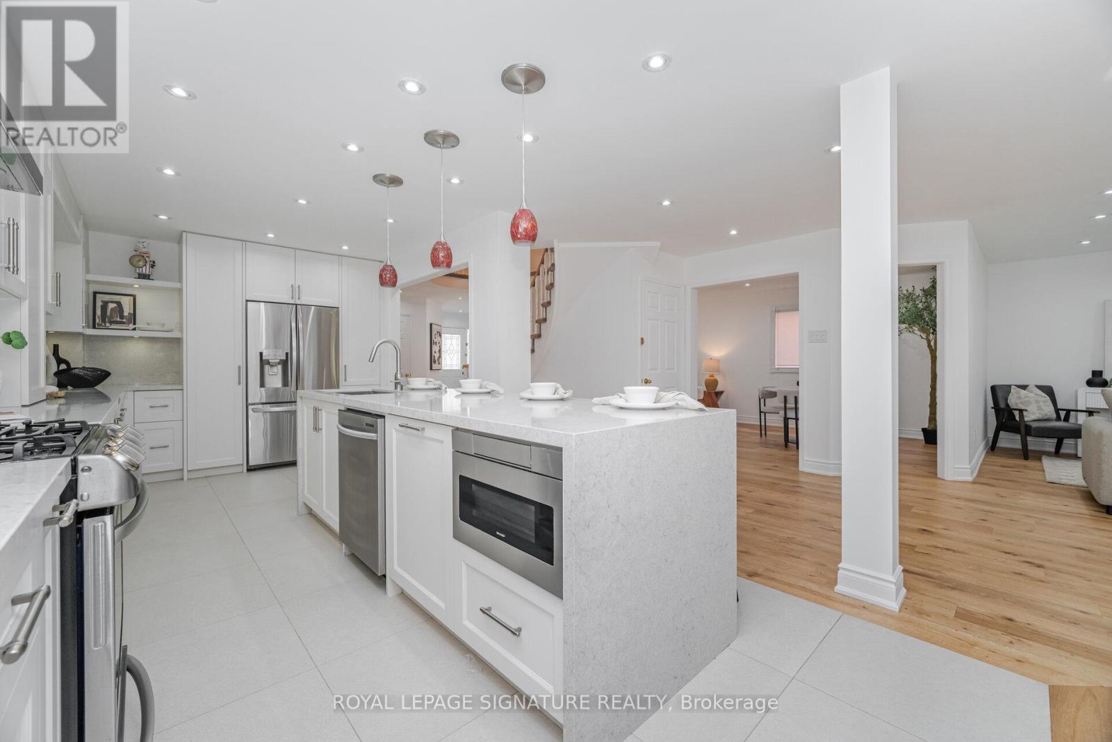 5217 Fallingbrook Drive, Mississauga, Ontario  L5V 1N7 - Photo 17 - W12958560