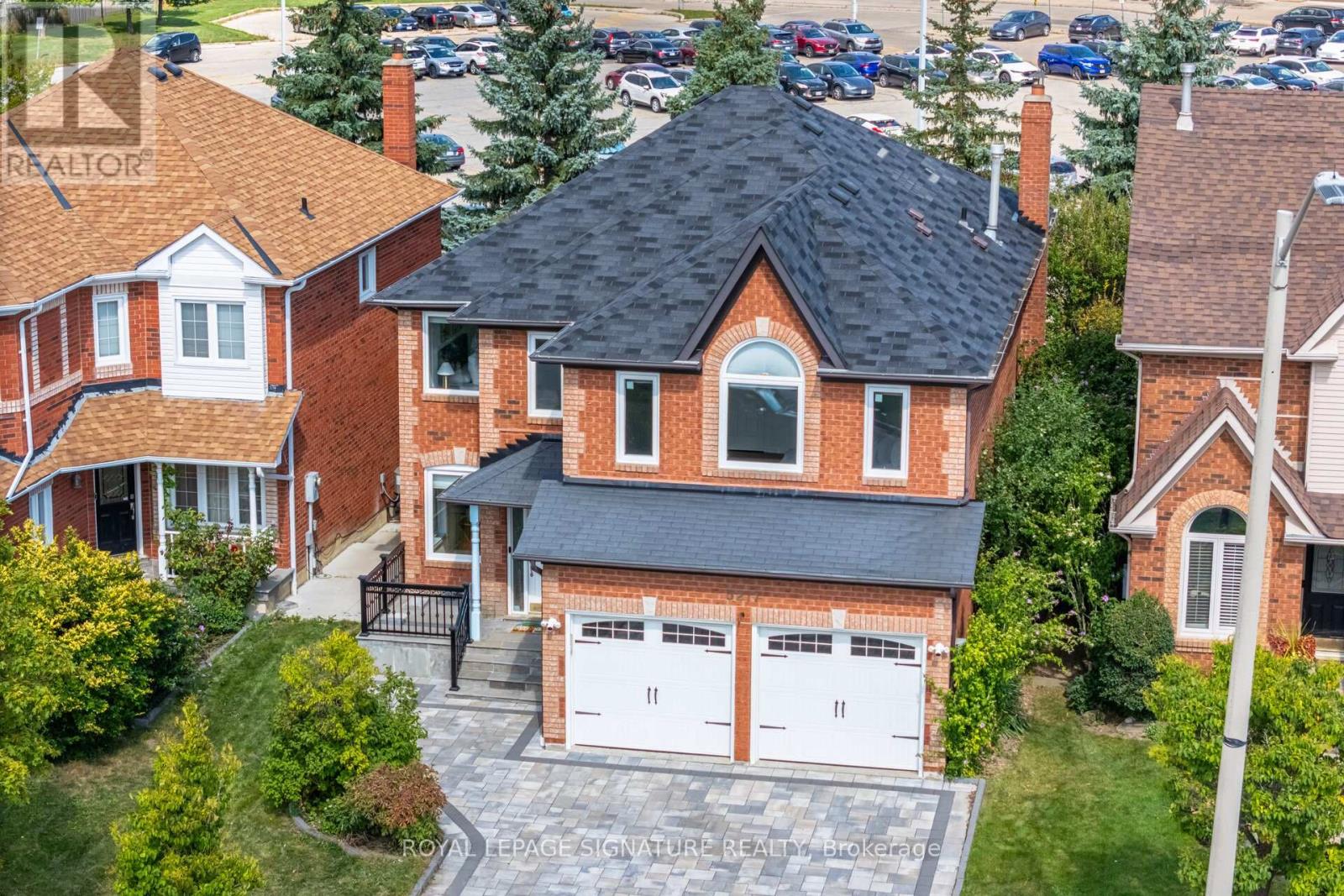 5217 Fallingbrook Drive, Mississauga, Ontario  L5V 1N7 - Photo 2 - W12958560