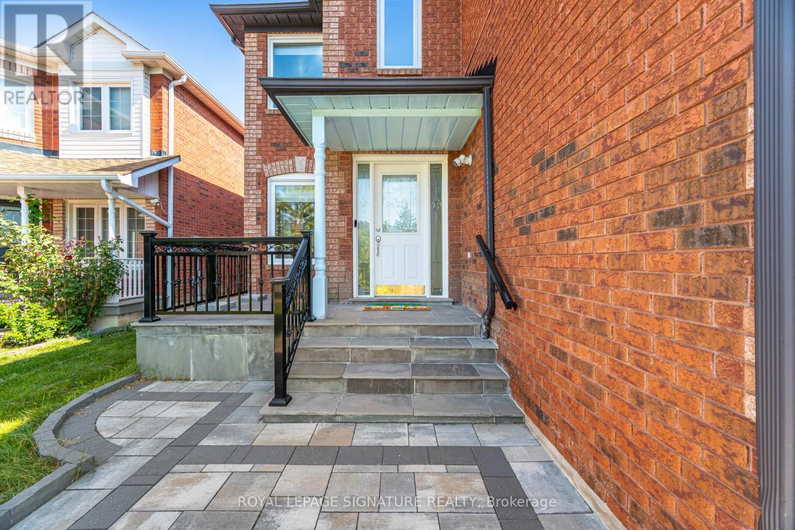 5217 Fallingbrook Drive, Mississauga, Ontario  L5V 1N7 - Photo 5 - W12958560