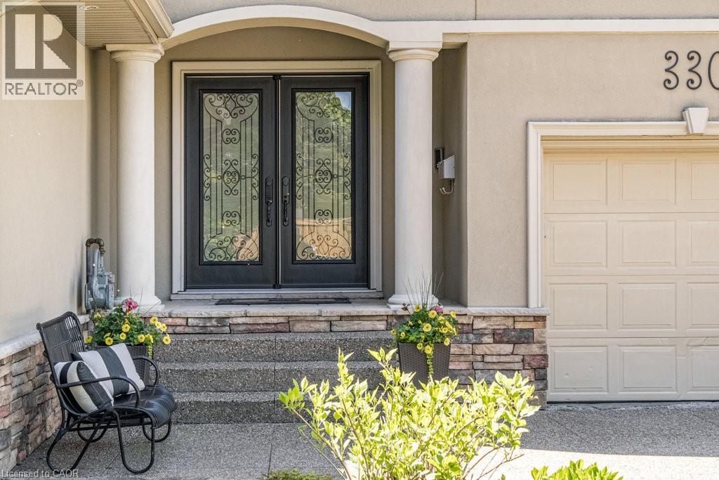 330 Strathcona Drive, Burlington, Ontario  L7L 2E3 - Photo 2 - 40817034