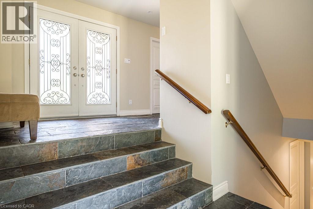 330 Strathcona Drive, Burlington, Ontario  L7L 2E3 - Photo 6 - 40817034