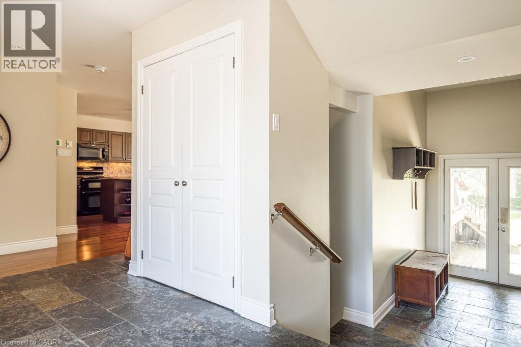 330 Strathcona Drive, Burlington, Ontario  L7L 2E3 - Photo 5 - 40817034