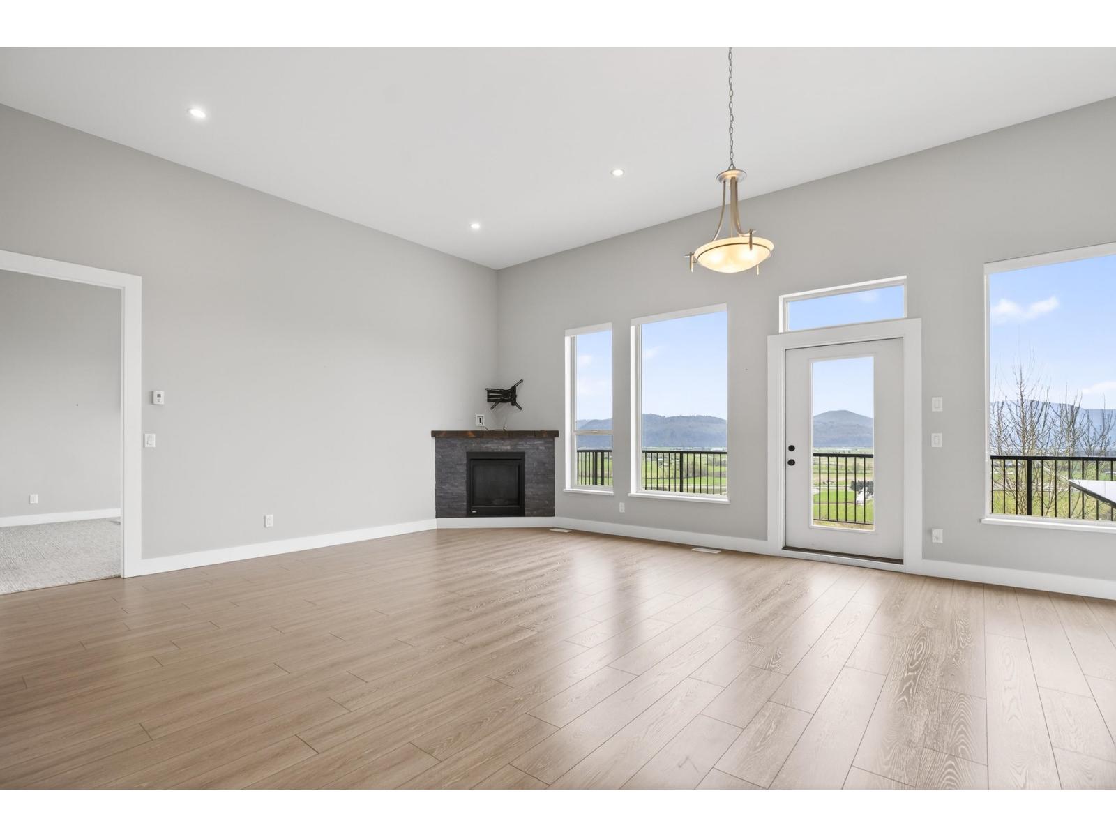 36390 Epworth Court, Abbotsford, British Columbia  V3G 0B2 - Photo 4 - R3099660