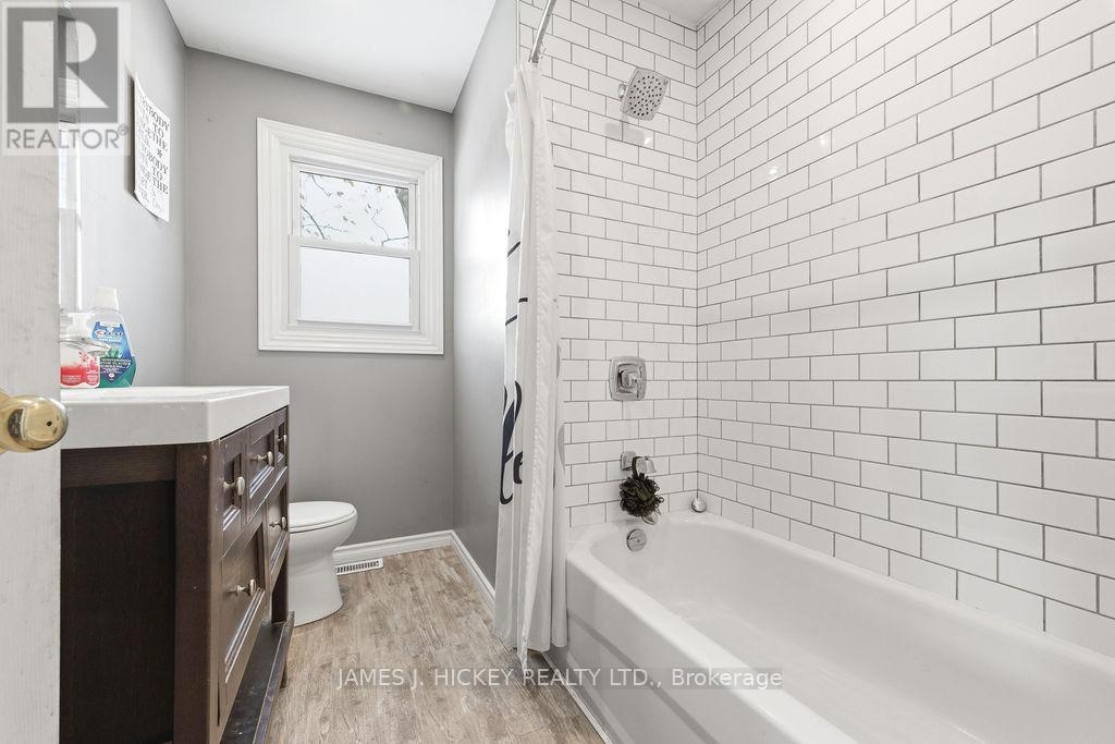 18 Summit Street, Deep River, Ontario  K0J 1P0 - Photo 10 - X12958584