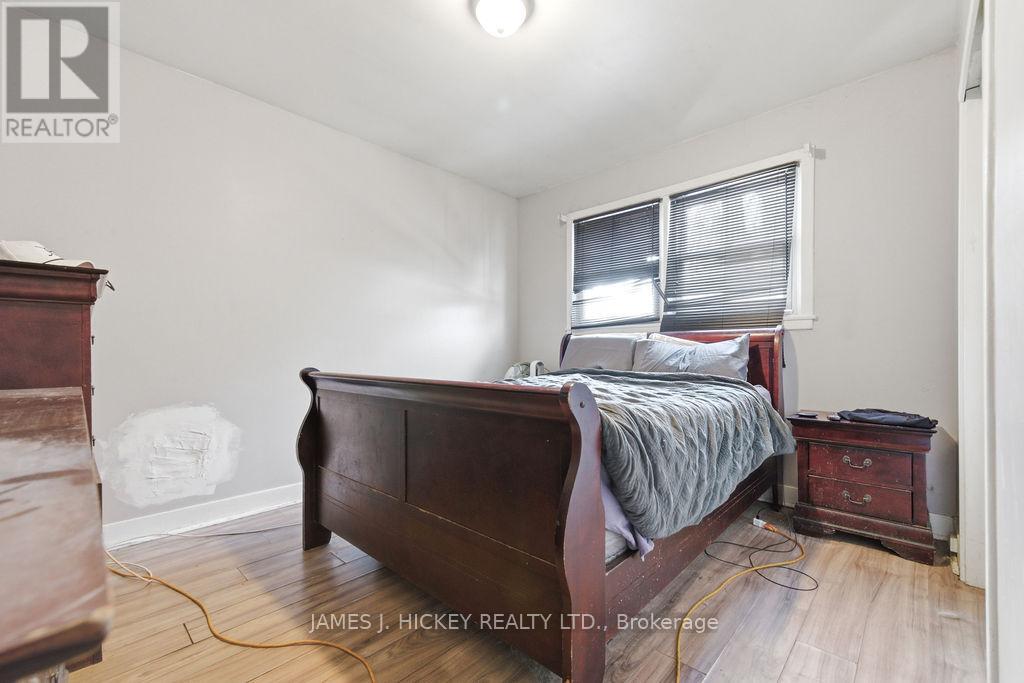 18 Summit Street, Deep River, Ontario  K0J 1P0 - Photo 11 - X12958584