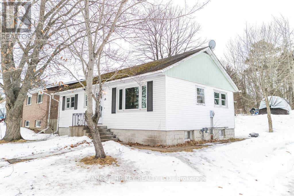 18 Summit Street, Deep River, Ontario  K0J 1P0 - Photo 2 - X12958584