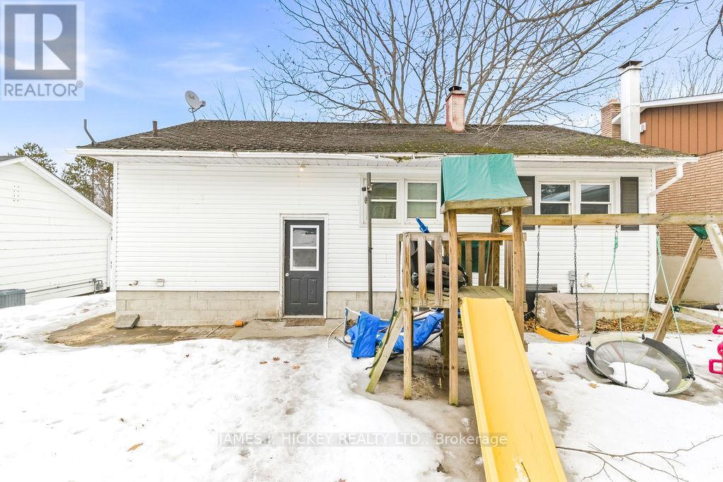 18 Summit Street, Deep River, Ontario  K0J 1P0 - Photo 27 - X12958584
