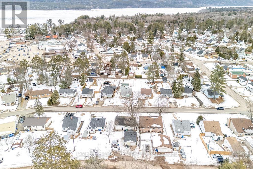 18 Summit Street, Deep River, Ontario  K0J 1P0 - Photo 33 - X12958584