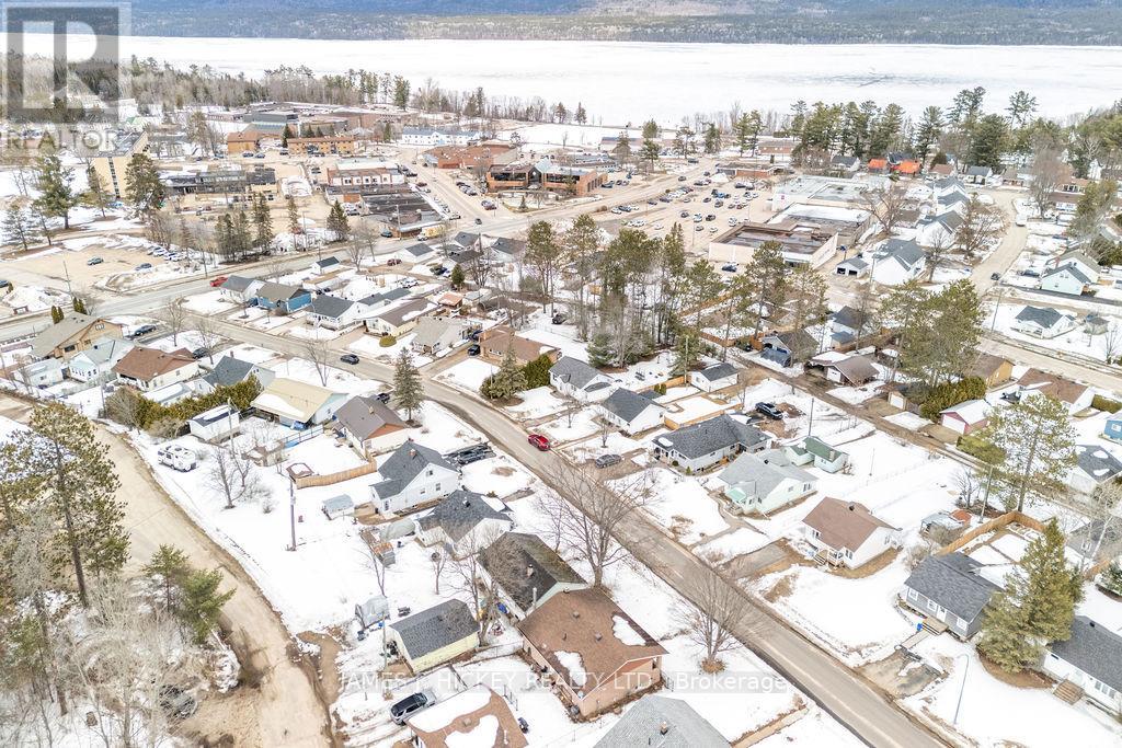 18 Summit Street, Deep River, Ontario  K0J 1P0 - Photo 35 - X12958584