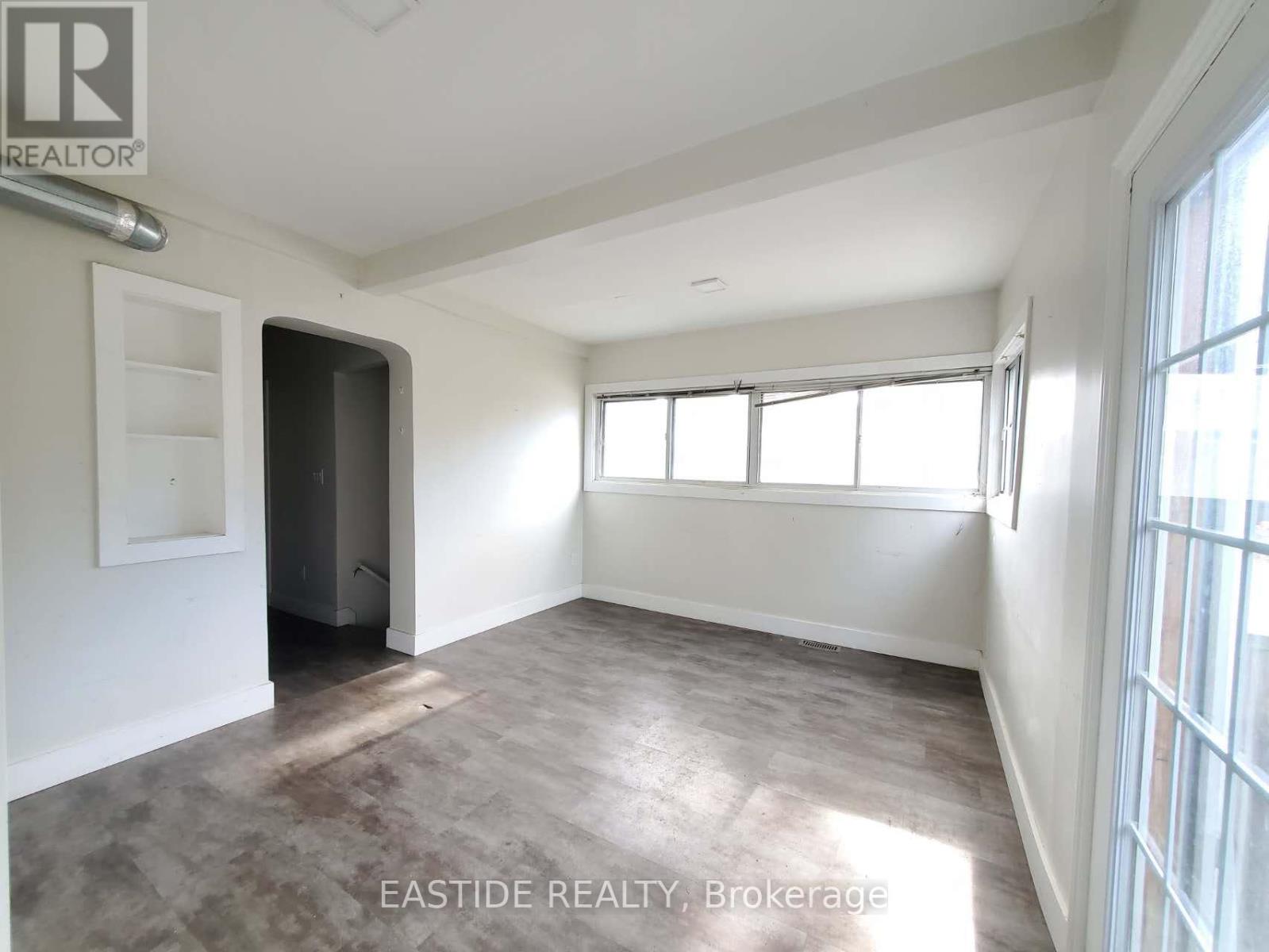 Main - 212 Monarch Park Avenue, Toronto, Ontario  M4J 4S1 - Photo 5 - E12958594