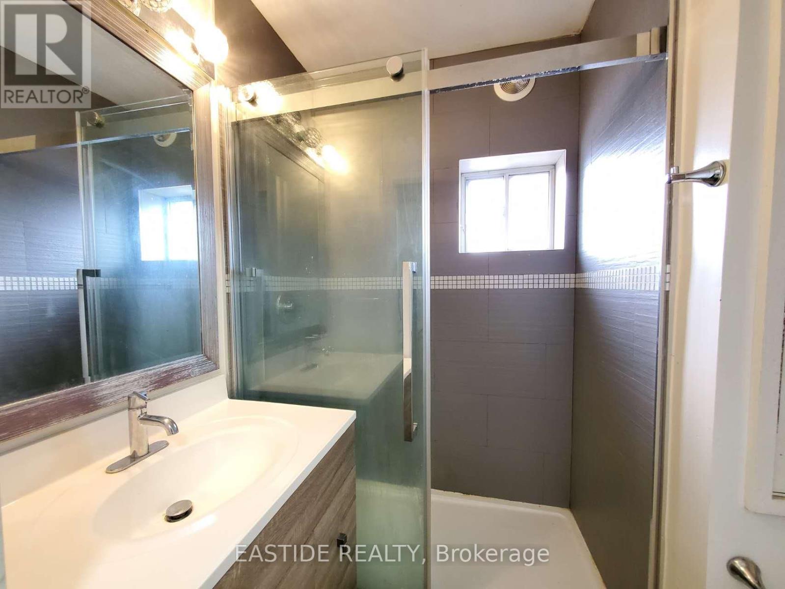 Main - 212 Monarch Park Avenue, Toronto, Ontario  M4J 4S1 - Photo 6 - E12958594