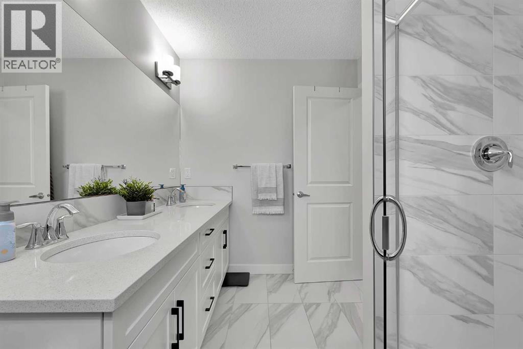 125 Emberside Hollow, Cochrane, Alberta  T4C 3E1 - Photo 36 - A2298522