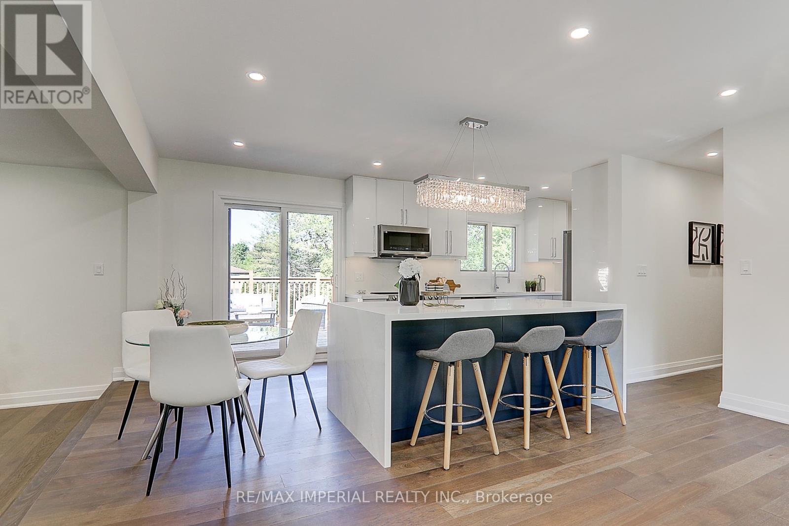 98 Belfry Drive, Newmarket, Ontario  L3Y 3G1 - Photo 10 - N12958588