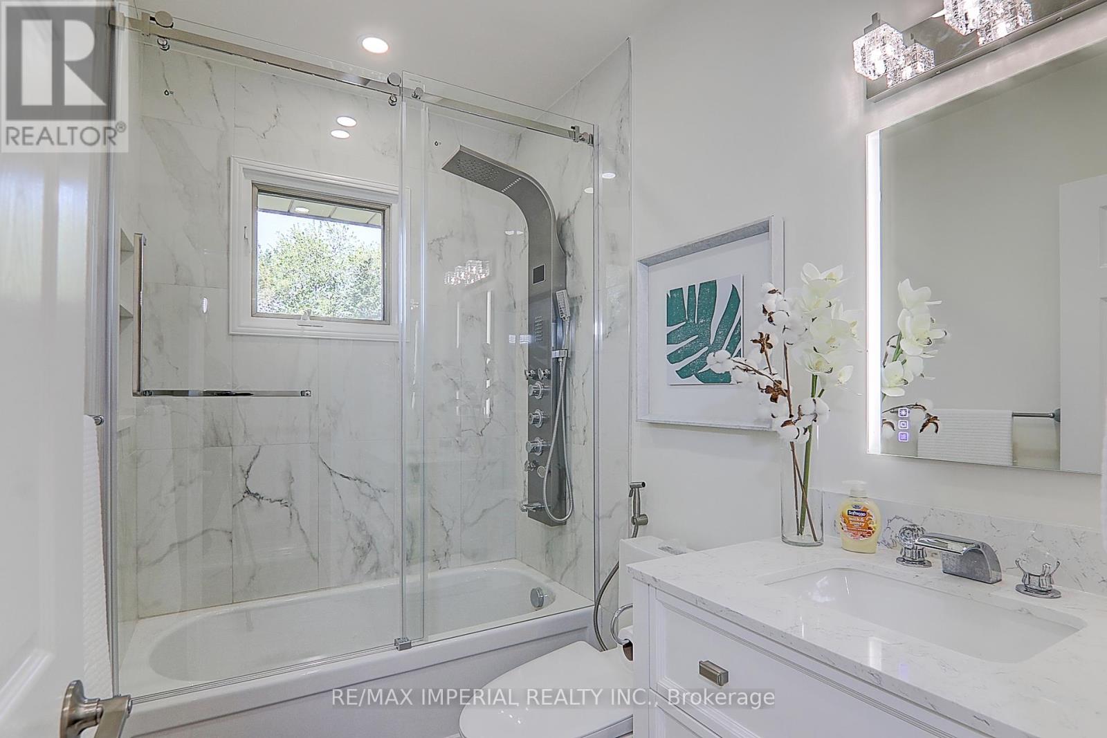 98 Belfry Drive, Newmarket, Ontario  L3Y 3G1 - Photo 28 - N12958588