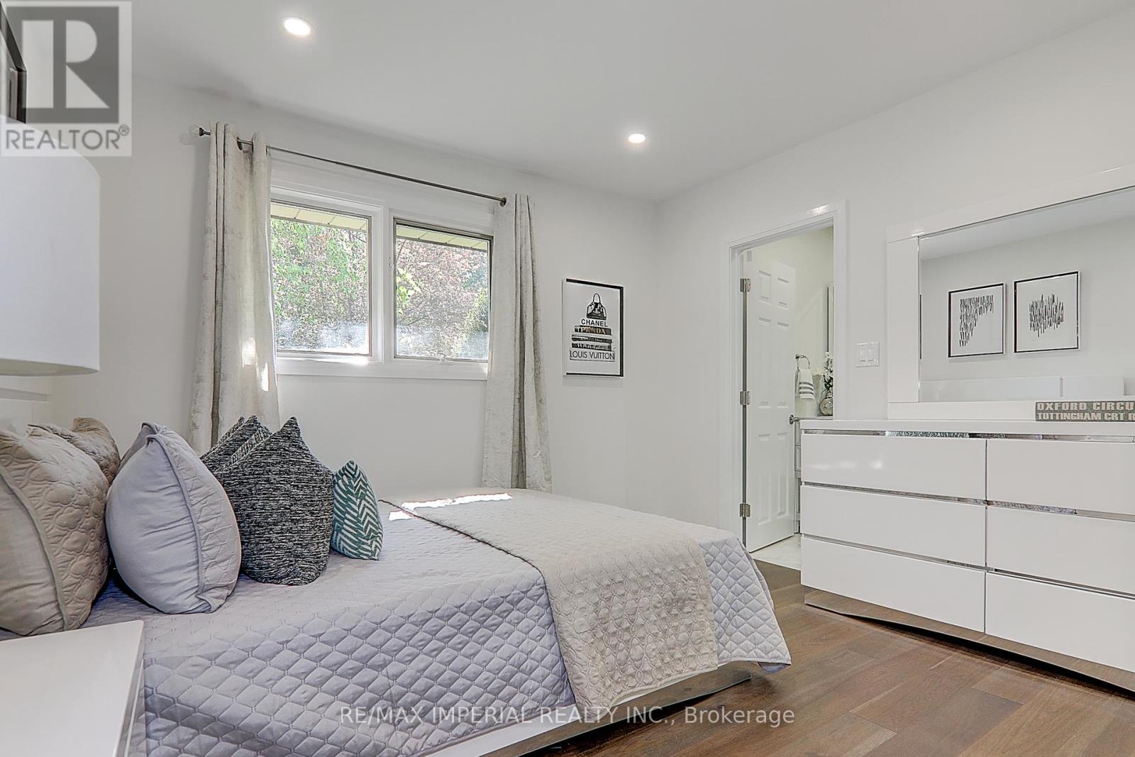 98 Belfry Drive, Newmarket, Ontario  L3Y 3G1 - Photo 32 - N12958588