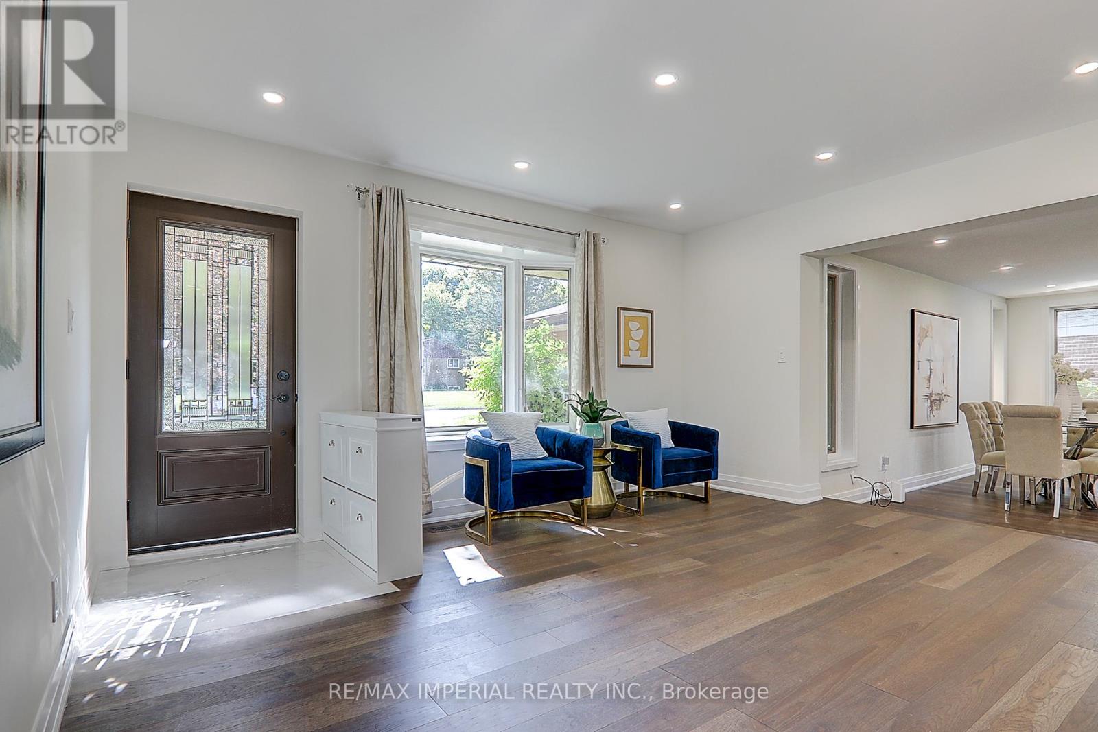 98 Belfry Drive, Newmarket, Ontario  L3Y 3G1 - Photo 6 - N12958588