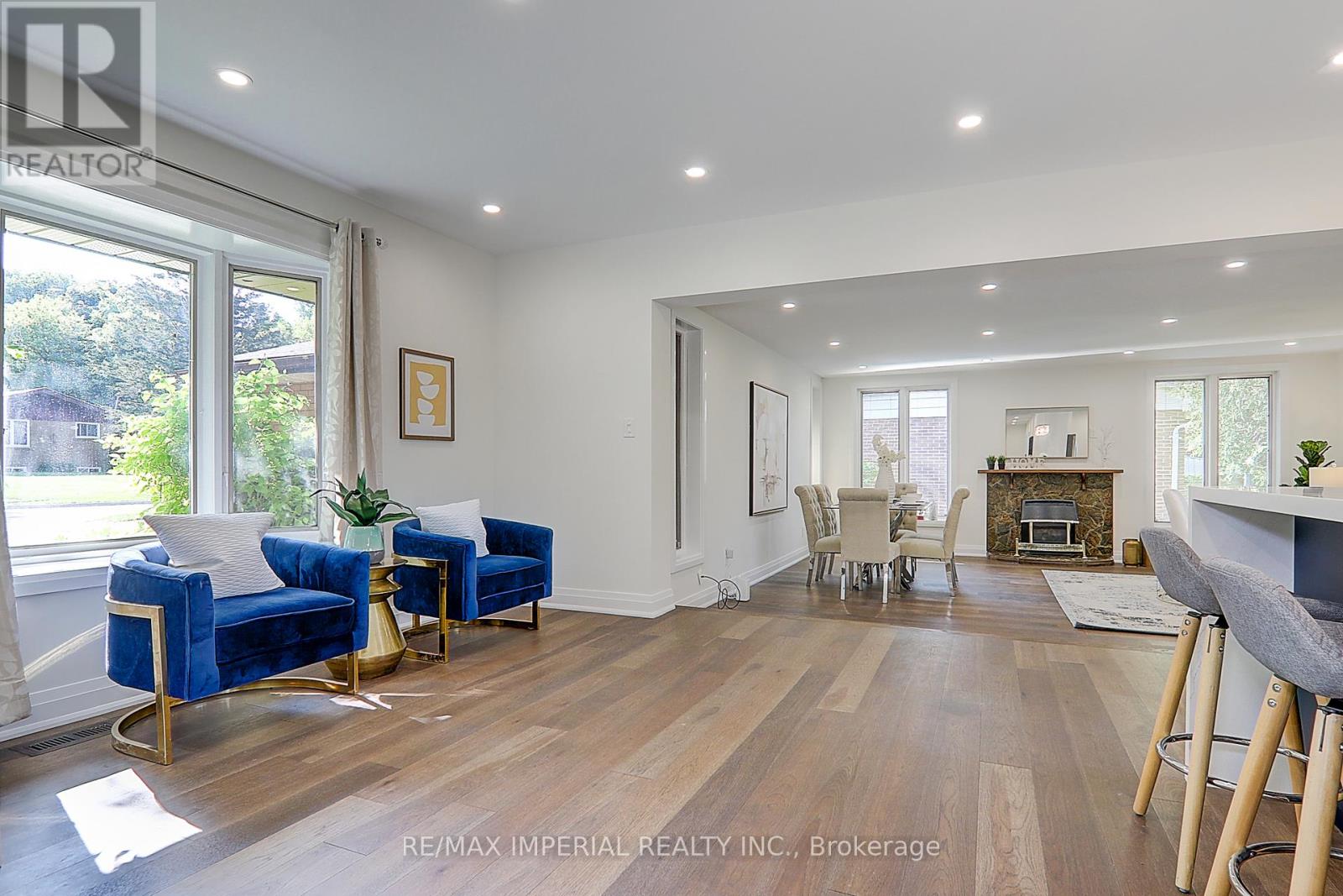 98 Belfry Drive, Newmarket, Ontario  L3Y 3G1 - Photo 7 - N12958588