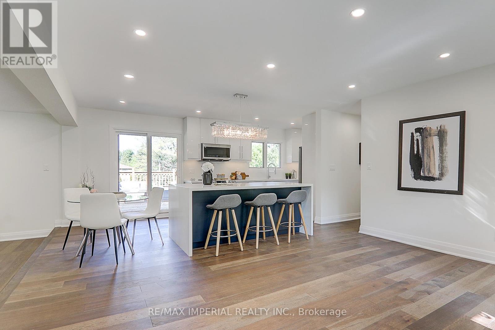 98 Belfry Drive, Newmarket, Ontario  L3Y 3G1 - Photo 9 - N12958588