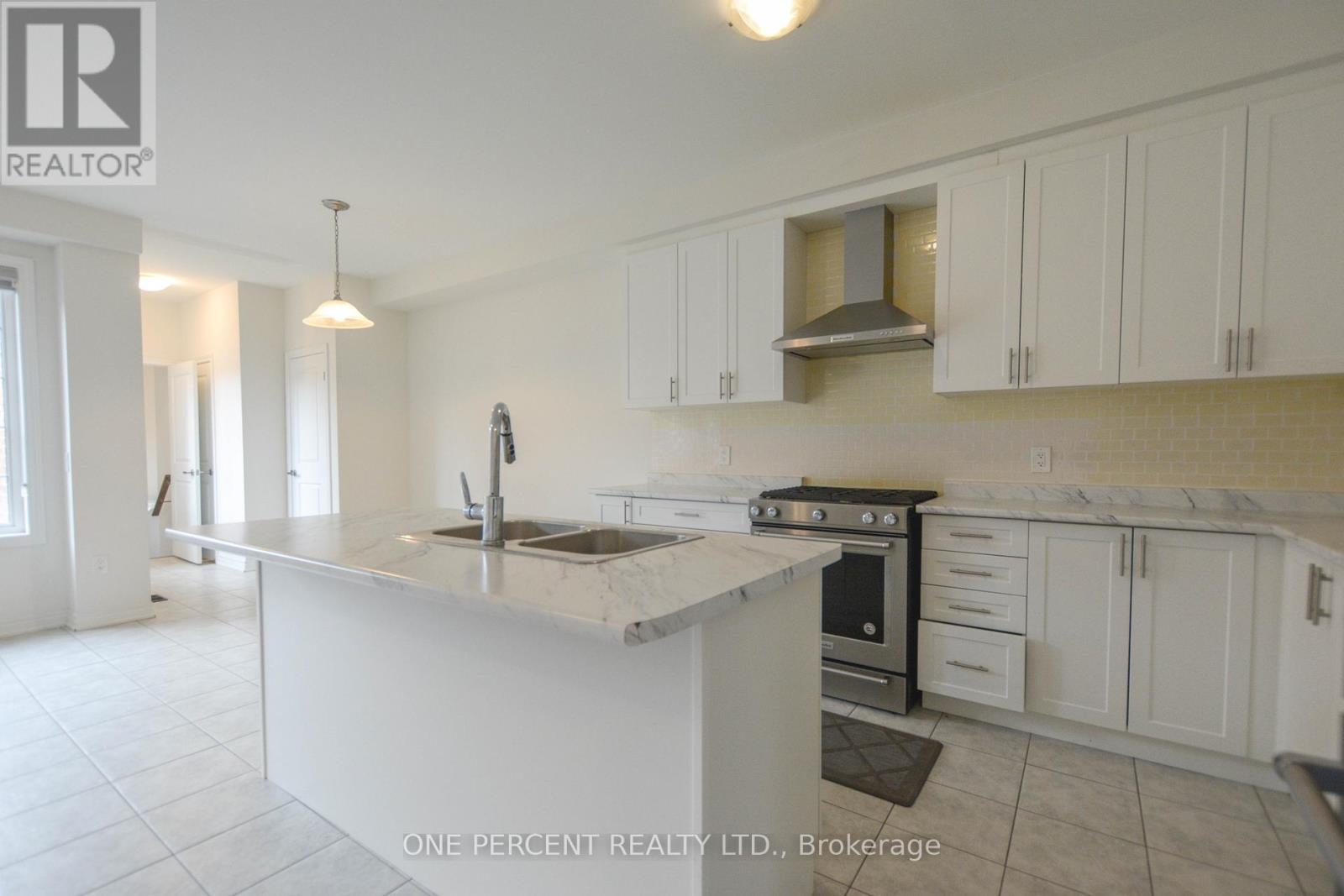 19838 Leslie Street, East Gwillimbury, Ontario  L9N 0S2 - Photo 15 - N12958608