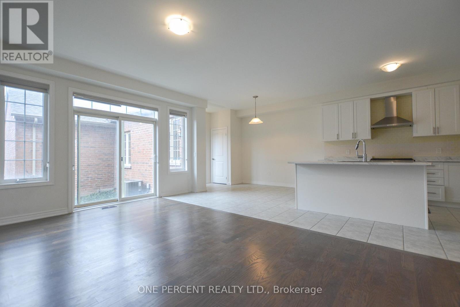 19838 Leslie Street, East Gwillimbury, Ontario  L9N 0S2 - Photo 9 - N12958608