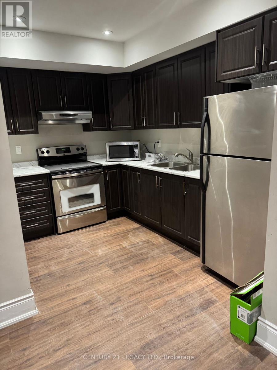 Bsmt - 26 Cloverhaven Road, Brampton, Ontario  L6P 4E4 - Photo 10 - W12958570