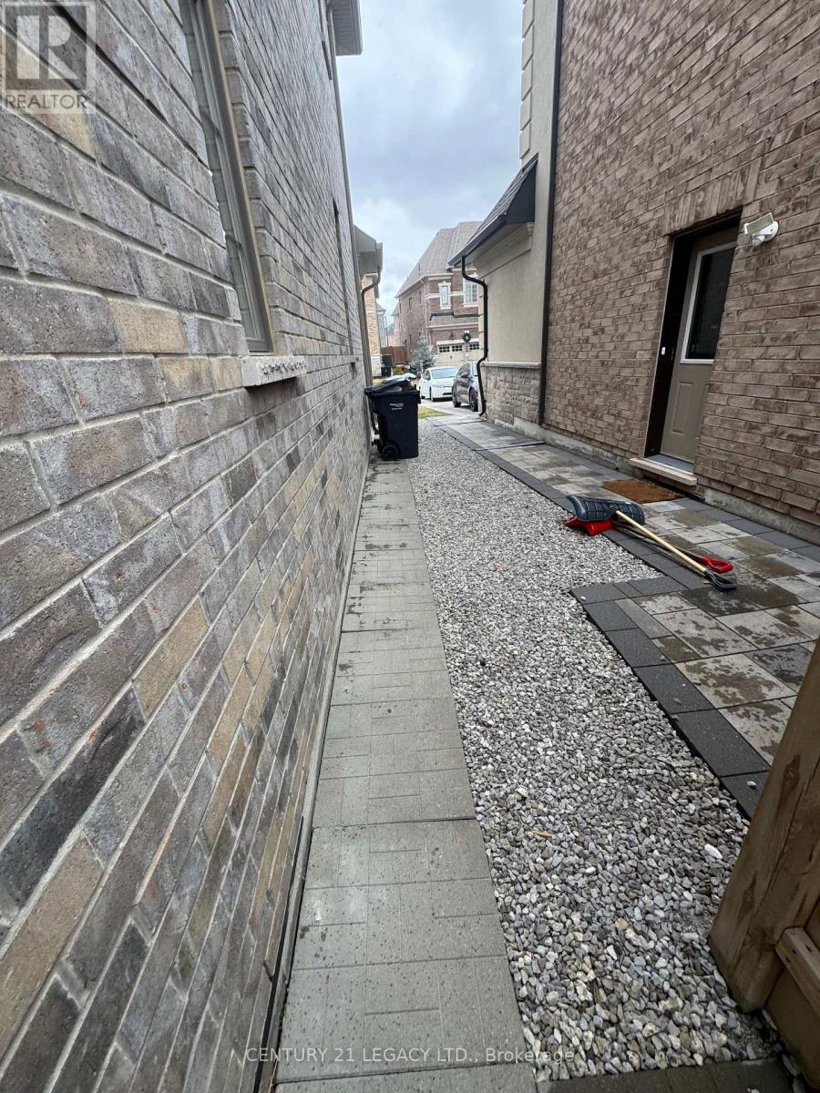 Bsmt - 26 Cloverhaven Road, Brampton, Ontario  L6P 4E4 - Photo 3 - W12958570