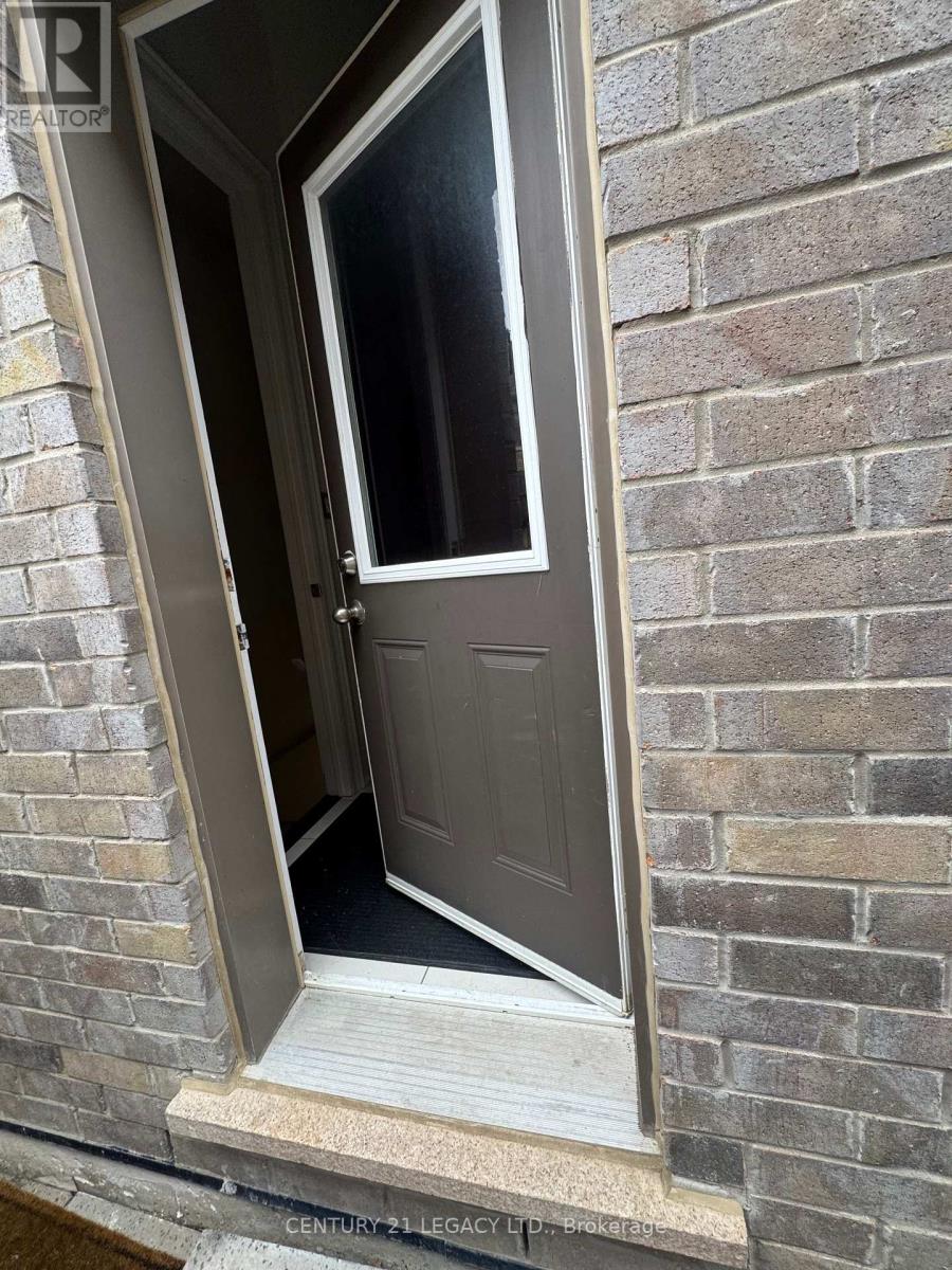 Bsmt - 26 Cloverhaven Road, Brampton, Ontario  L6P 4E4 - Photo 6 - W12958570