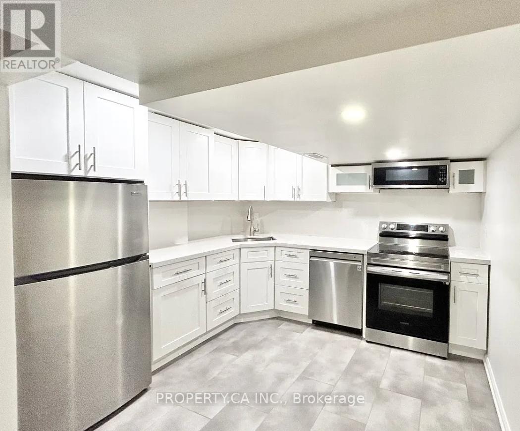 LOWER - 3 BONDHEAD PLACE, Toronto, Ontario