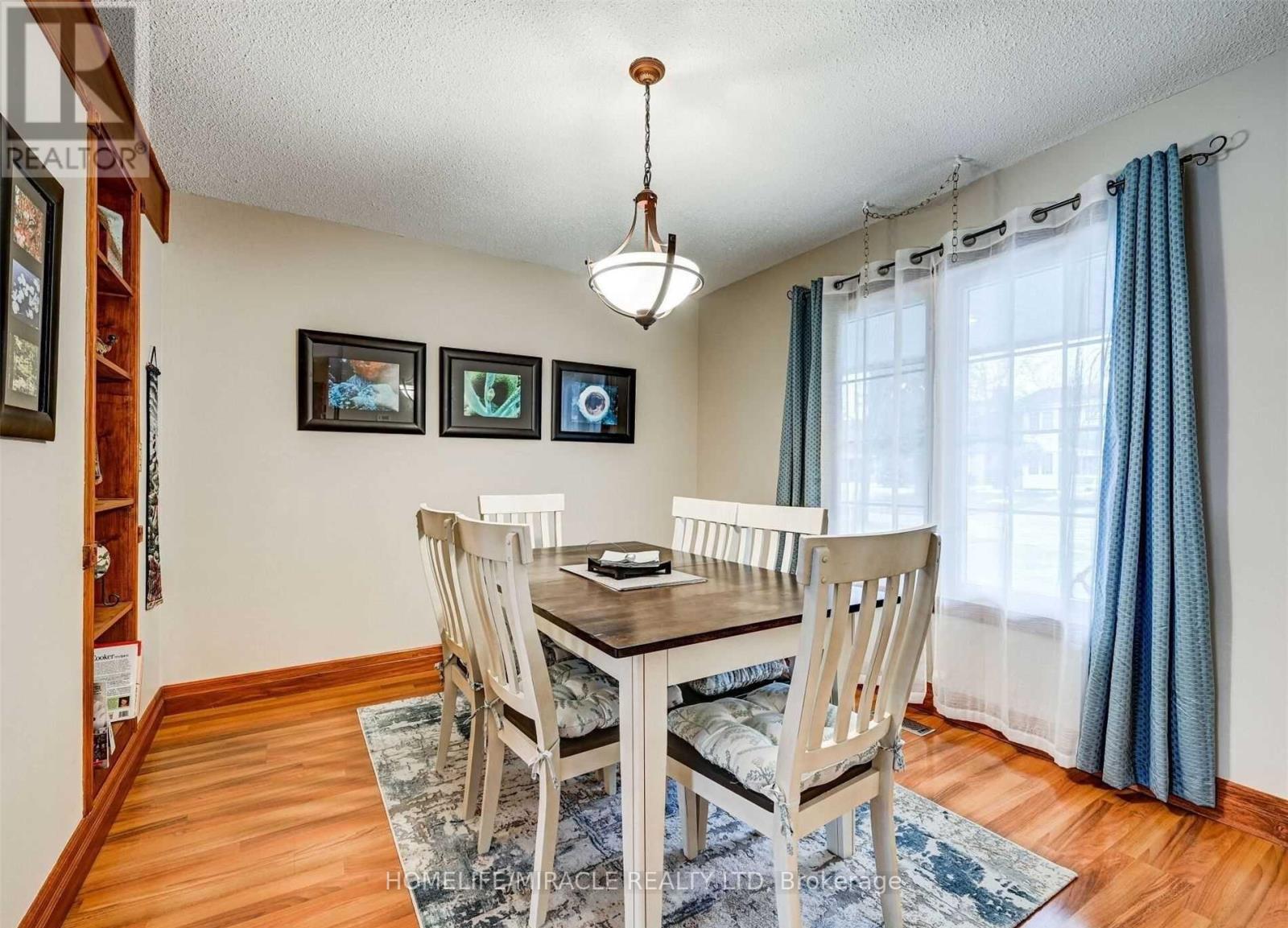 2 Cantrill Court, Brampton, Ontario  L6Z 1A3 - Photo 4 - W12958612