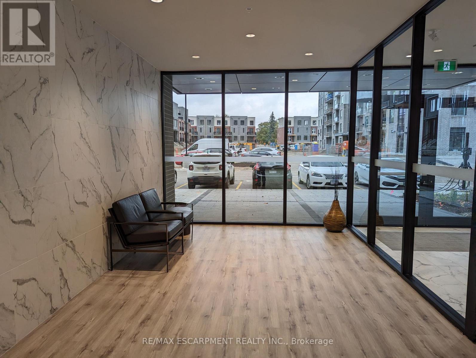 109 - 103 Roger Street, Waterloo, Ontario  L2J 0G2 - Photo 2 - X12958574