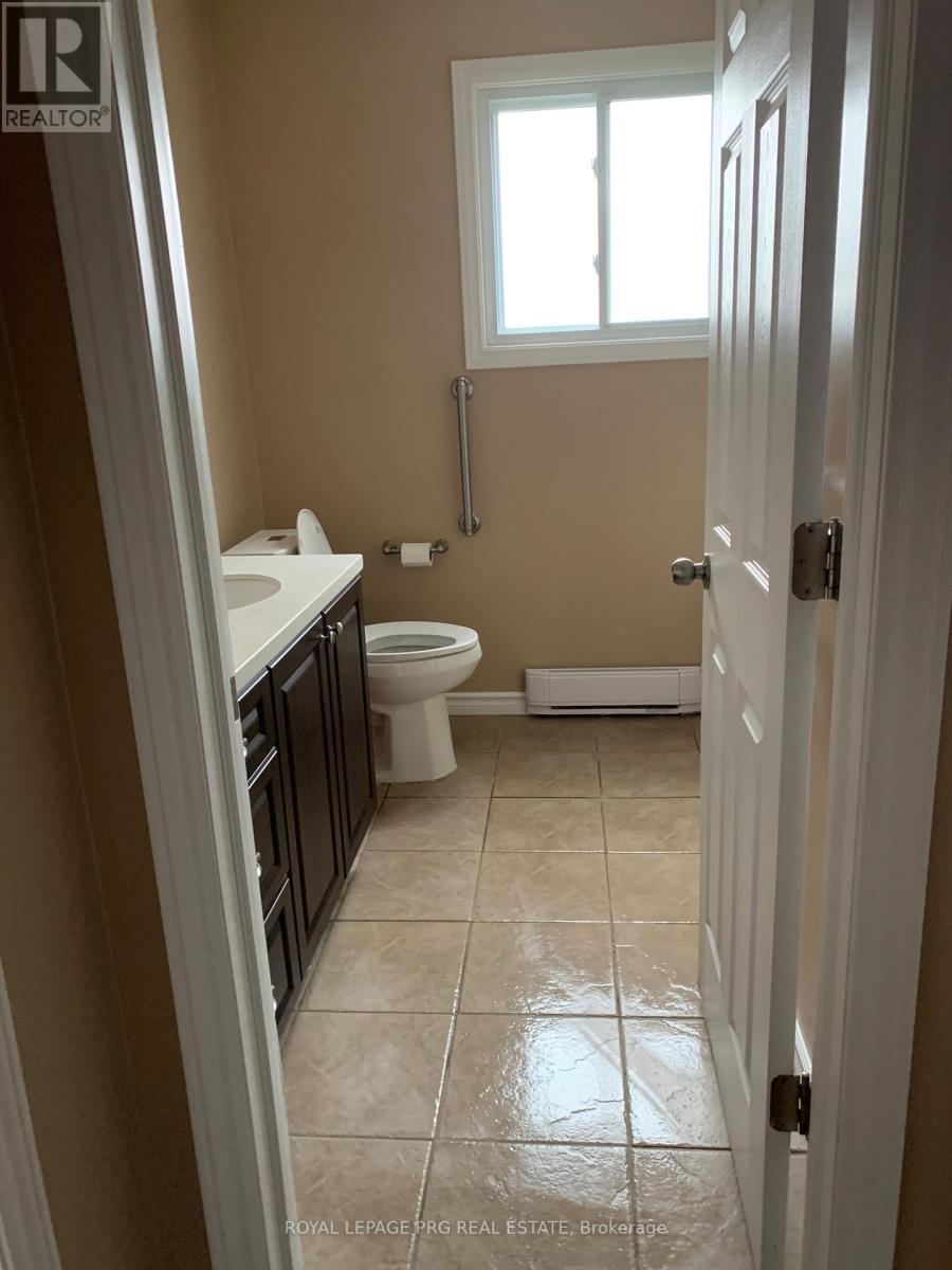 Upper - 1269 Paquette Street, Greater Sudbury, Ontario  P3A 3X9 - Photo 7 - X12958576