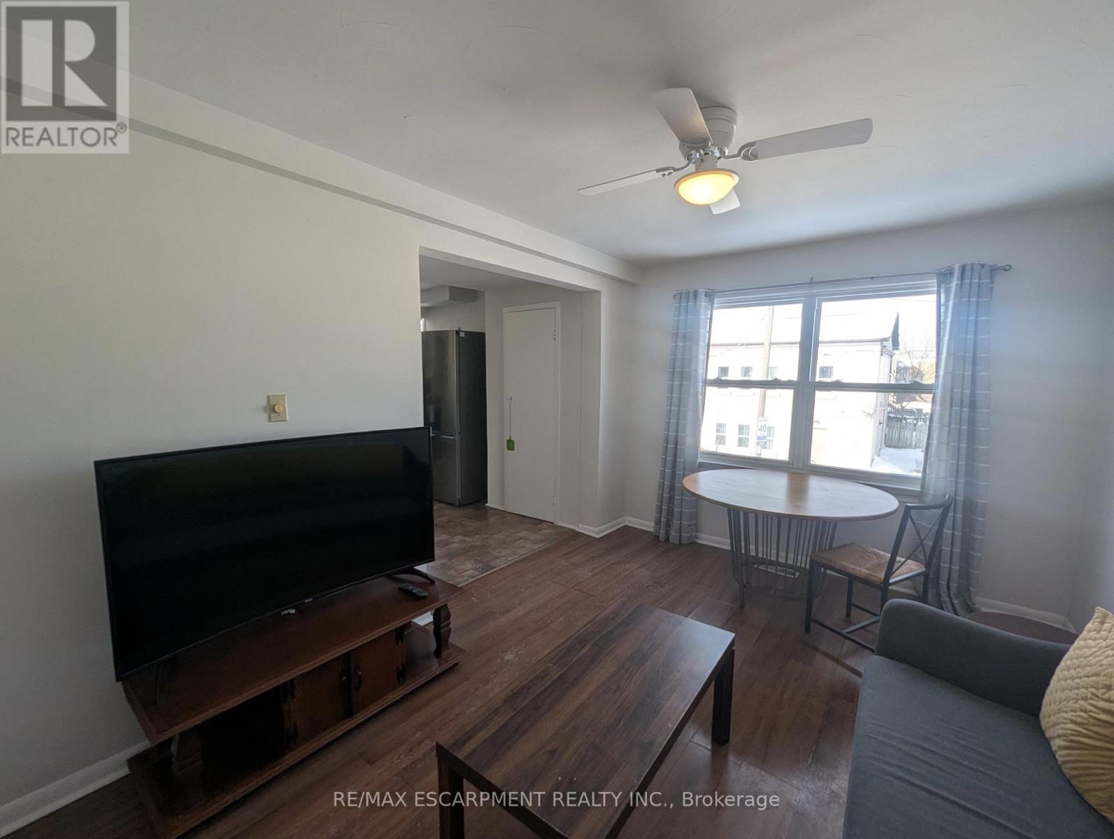 2 - 63 Pelham Road, St. Catharines, Ontario  L2S 1R6 - Photo 2 - X12958590