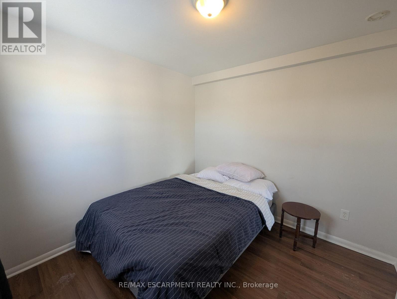 2 - 63 Pelham Road, St. Catharines, Ontario  L2S 1R6 - Photo 4 - X12958590