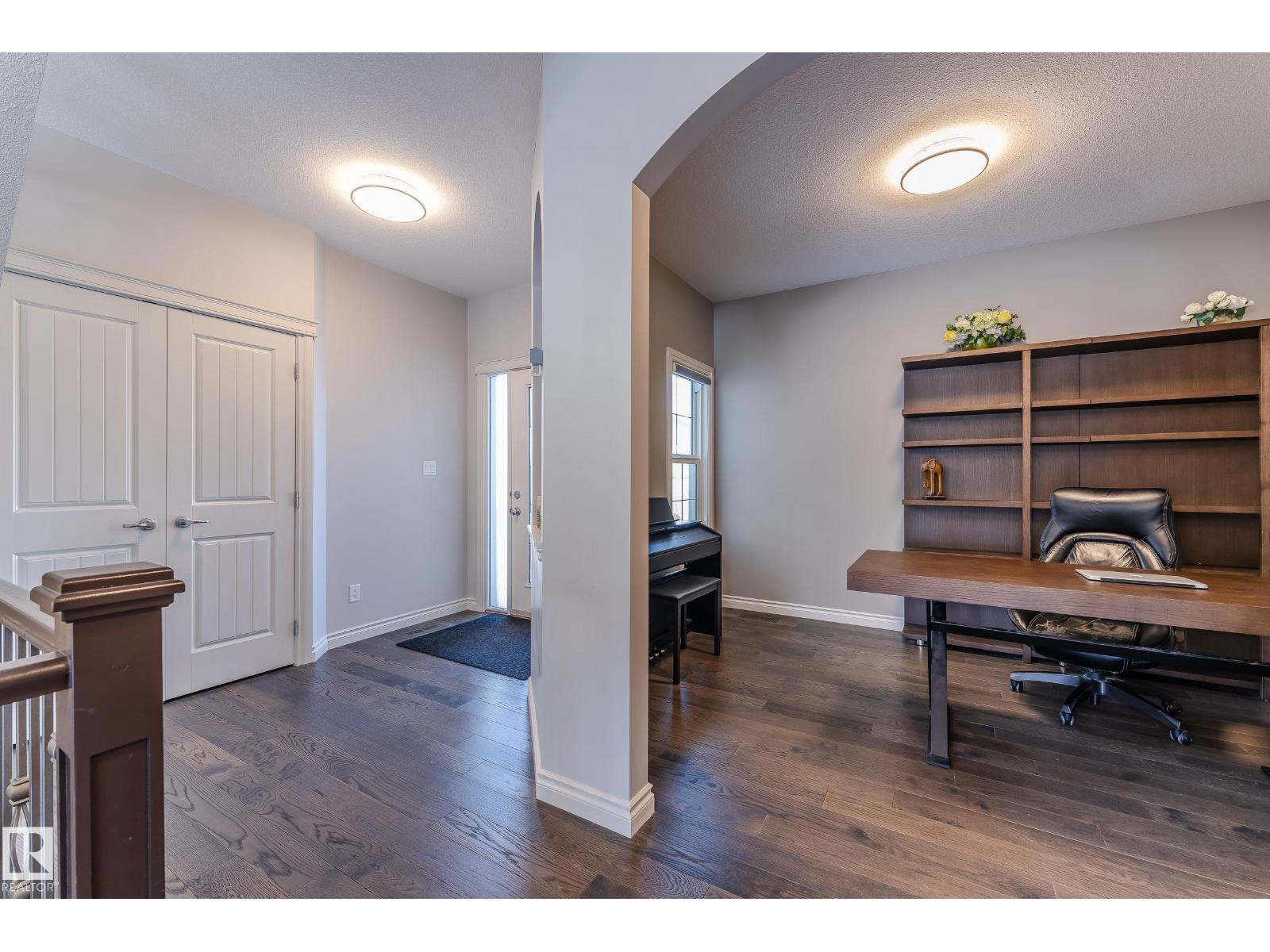 15907 18 Av Sw, Edmonton, Alberta  T6W 3E8 - Photo 8 - E4480228