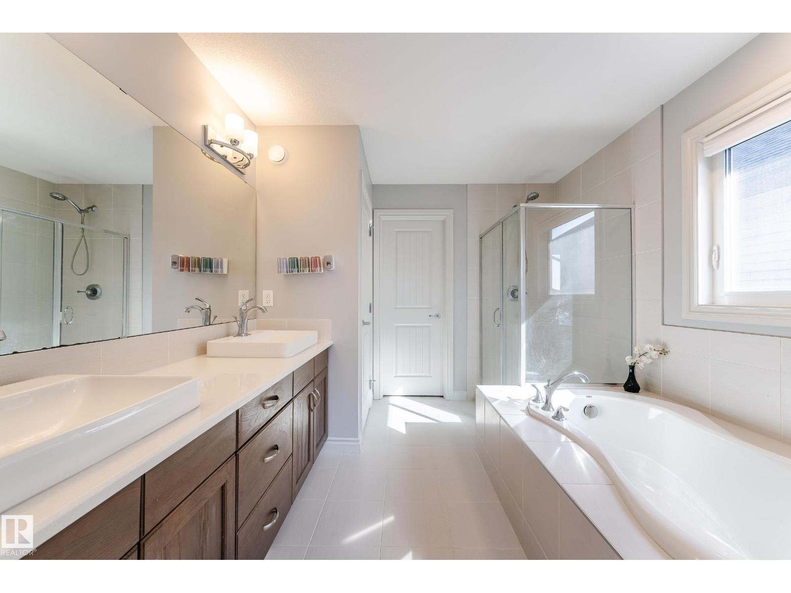 15907 18 Av Sw, Edmonton, Alberta  T6W 3E8 - Photo 29 - E4480228