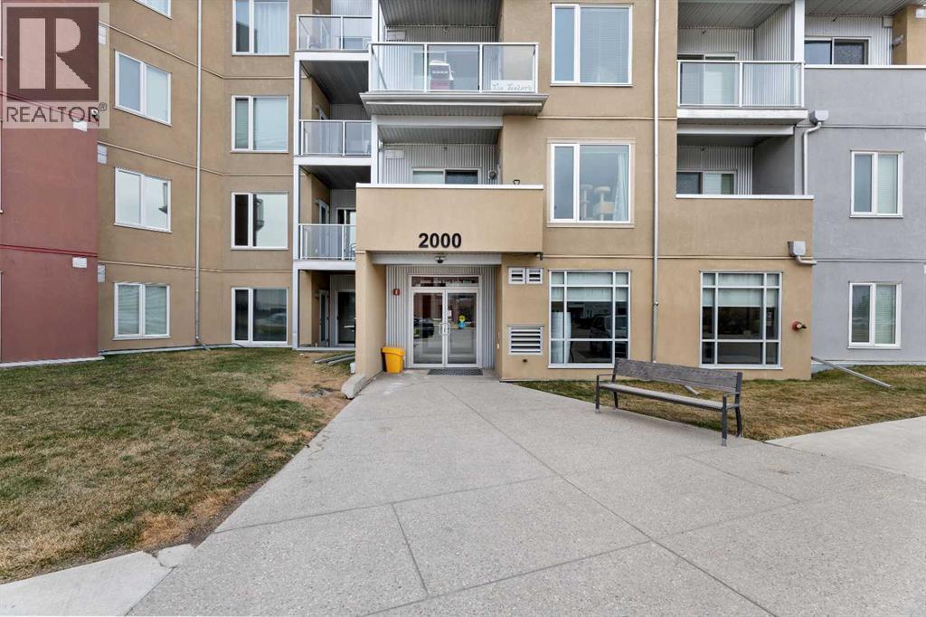 2422, 604 East Lake Boulevard NE, Airdrie, Alberta