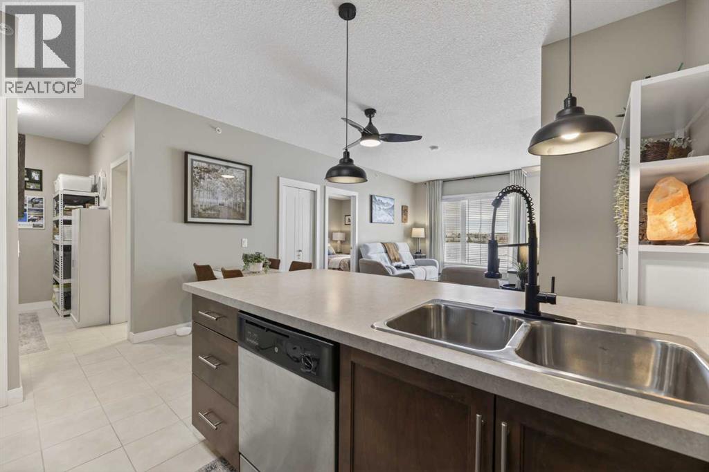 2422, 604 East Lake Boulevard NE, Airdrie, Alberta  T4A 0G6 - Photo 10 - A2296496