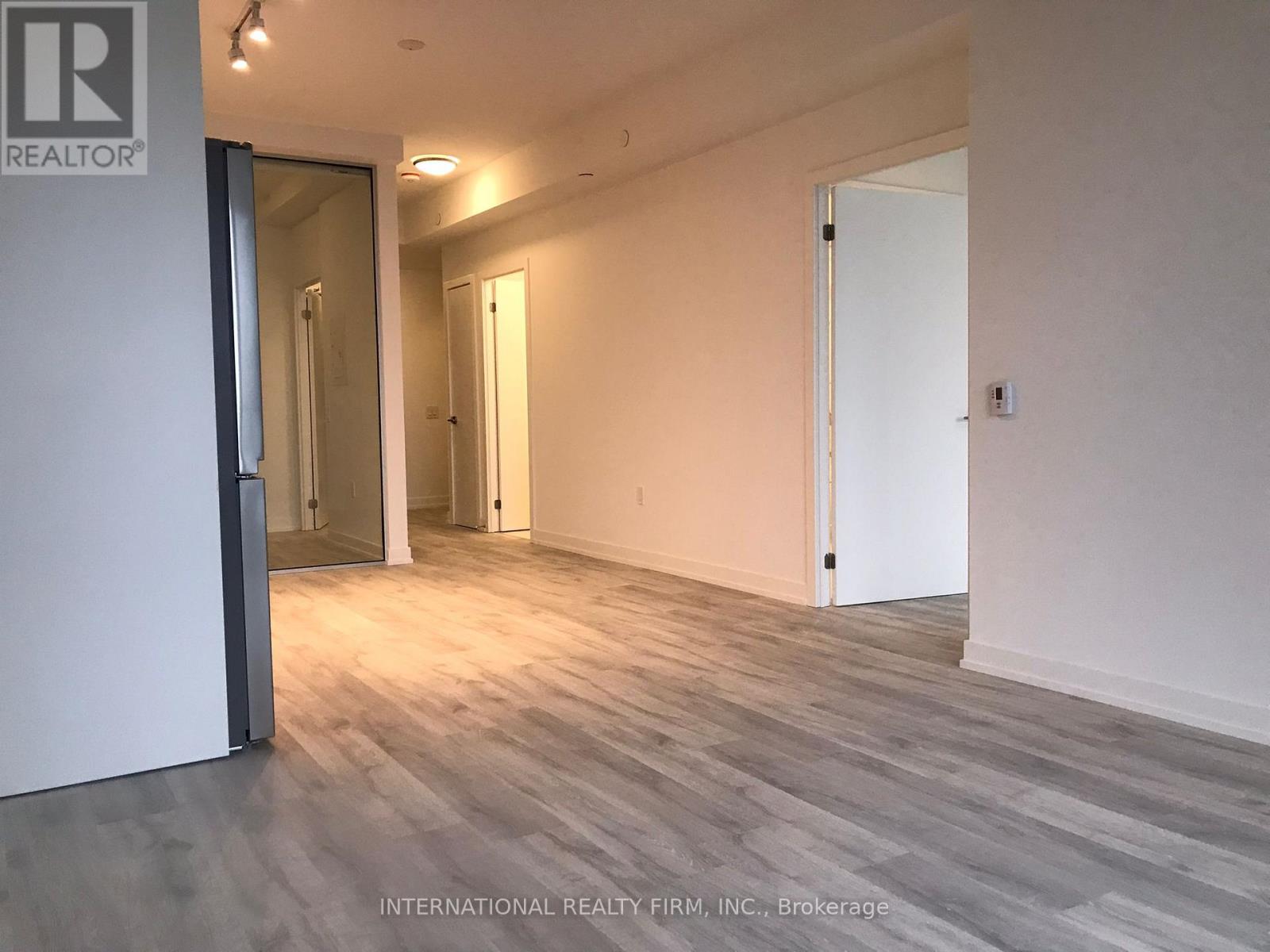 N817 - 7 Golden Lion Heights, Toronto, Ontario  M2M 0C3 - Photo 3 - C12933488