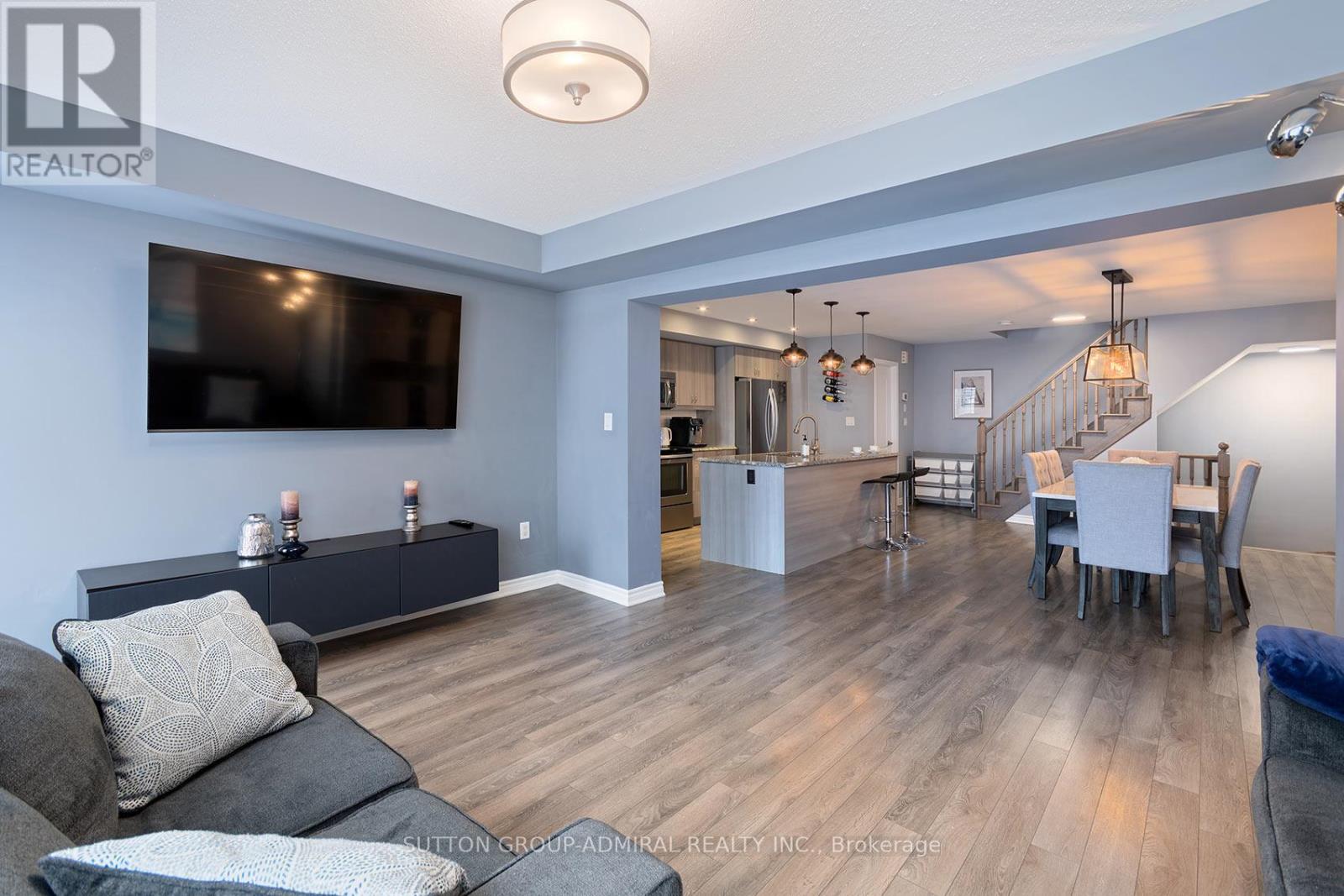 70 Minlow Way, Aurora, Ontario  L4G 0Y1 - Photo 5 - N12950634