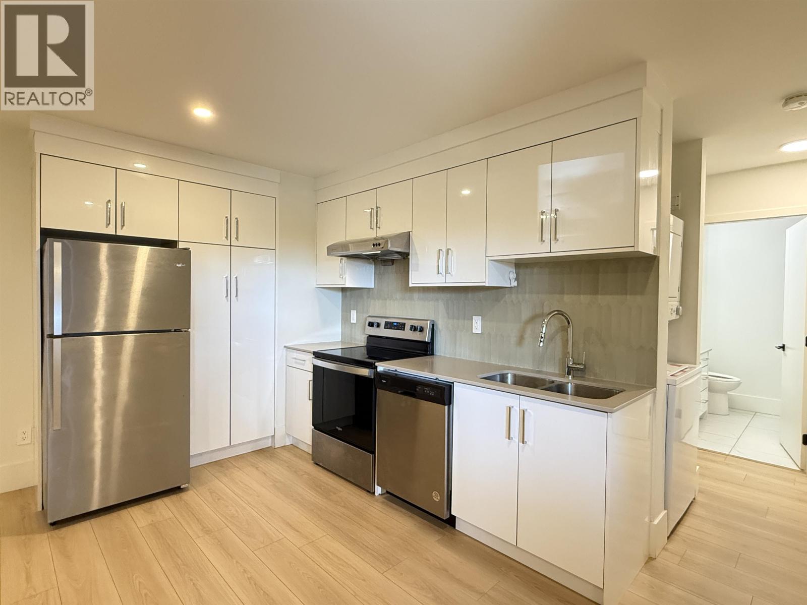 901 Jackson Crescent, New Westminster, British Columbia V3L 4S1 - Photo 5 - R3085170