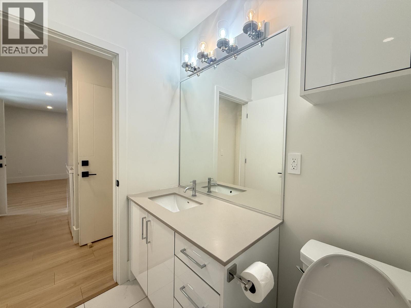 901 Jackson Crescent, New Westminster, British Columbia V3L 4S1 - Photo 9 - R3085170