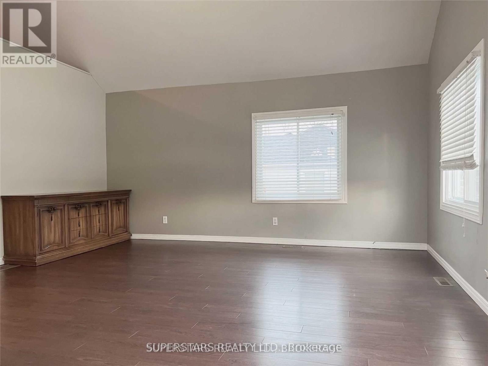 276 Parkwood Avenue, Georgina, Ontario L4P 2X3 - Photo 6 - N12958620