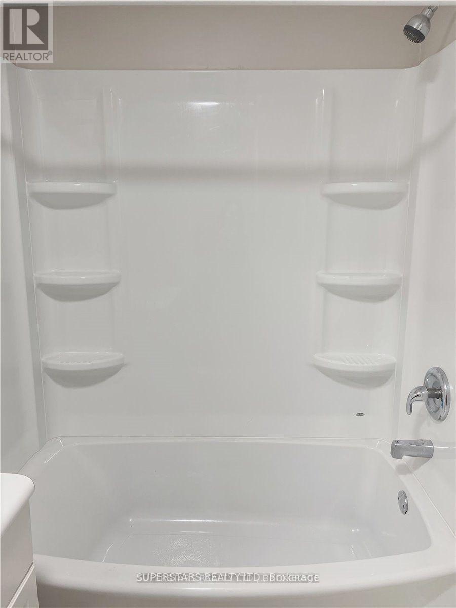 276 Parkwood Avenue, Georgina, Ontario L4P 2X3 - Photo 9 - N12958620