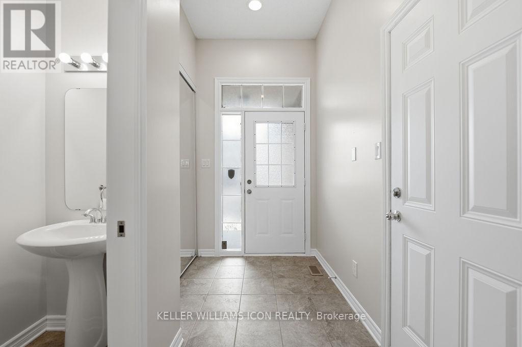 564 Remnor Avenue, Ottawa, Ontario  K2T 0A5 - Photo 5 - X12958636