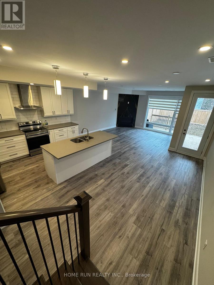 902 - A Pinecrest Road, Ottawa, Ontario  K2B 6B3 - Photo 14 - X12958664