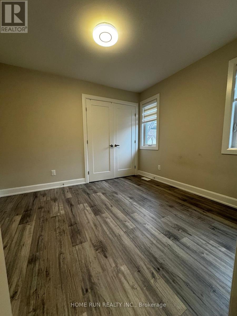 902 - A Pinecrest Road, Ottawa, Ontario  K2B 6B3 - Photo 28 - X12958664