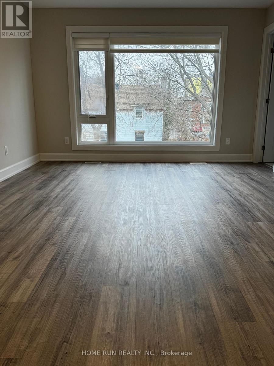 902 - A Pinecrest Road, Ottawa, Ontario  K2B 6B3 - Photo 29 - X12958664