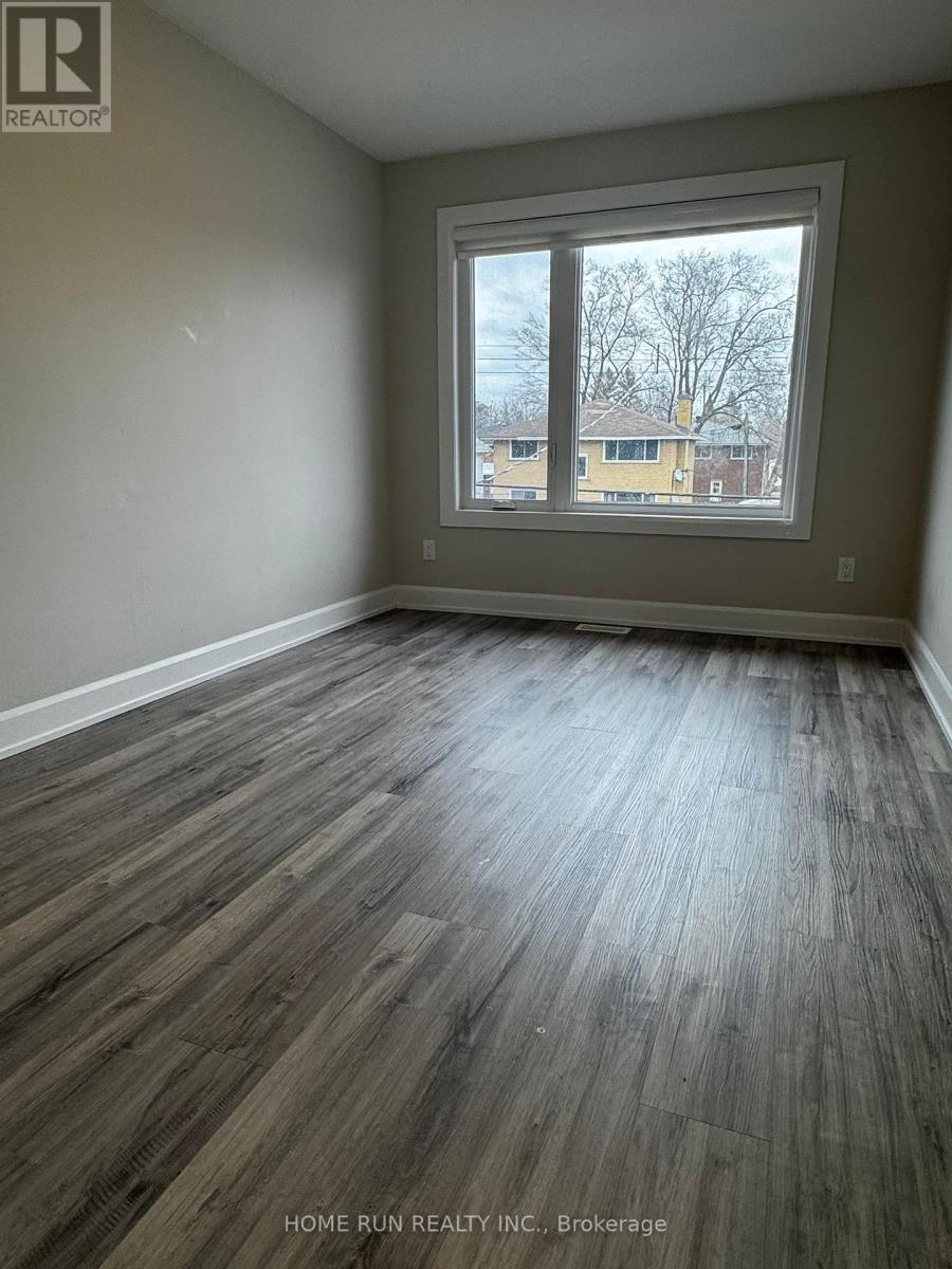 902 - A Pinecrest Road, Ottawa, Ontario  K2B 6B3 - Photo 34 - X12958664